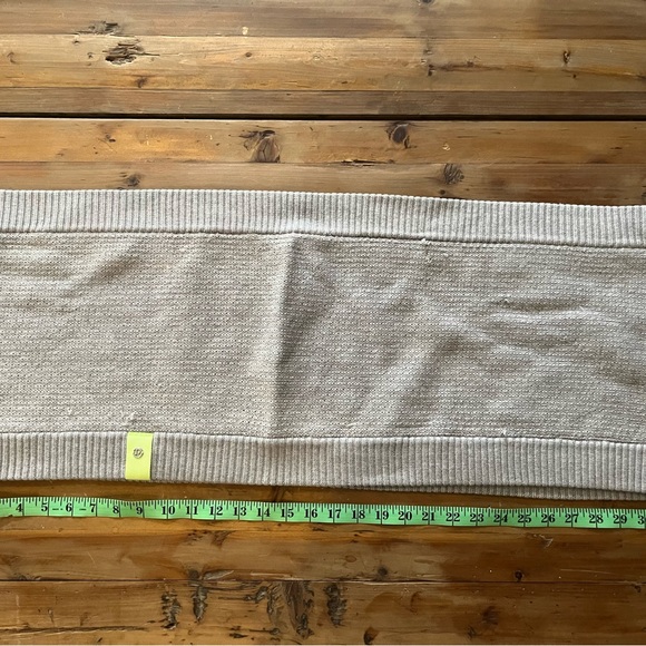 Lululemon Merino Wool Scarf - Picture 4 of 5